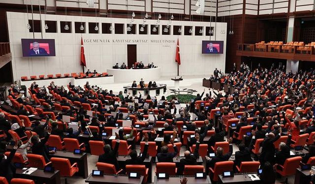 CHP Meclis'i terk etmeme eylemine başladı