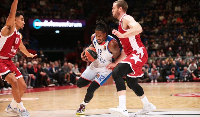 Anadolu Efes, İtalya'da direndi! Ama yetmedi!