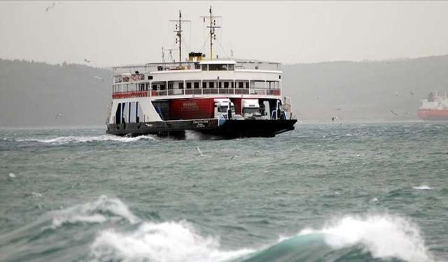 Marmara'da feribot seferlerine fırtına engeli