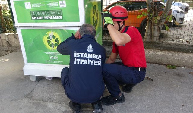 Giysi kumbarasında mahsur kaldı itfaiye kurtardı