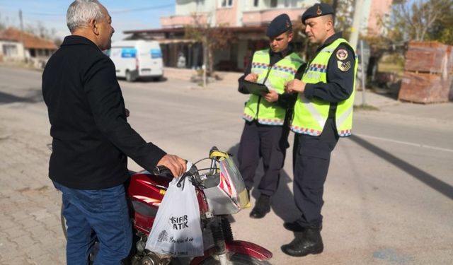 Görmeyiverin jandarma bey görmeyiverin!