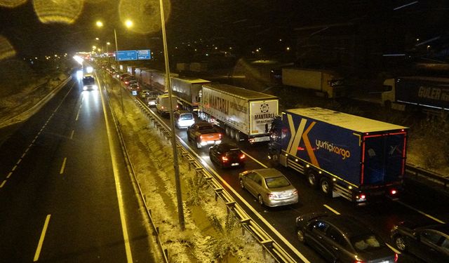 Çankırı'da kar çilesi! Saatlerce mahsur kaldılar