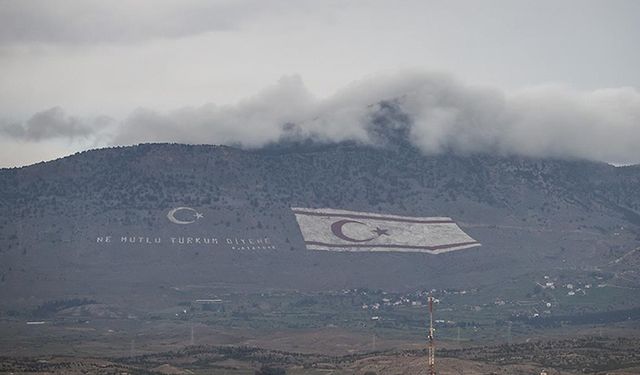 Kıbrıs yavru vatandır Türkiye’den parçadır