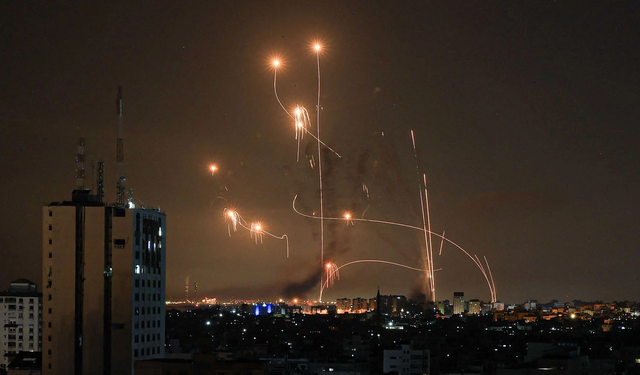 Demir Kubbe çöktü! Tel Aviv'e roket yağıyor