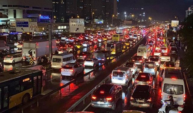 İstanbullu’nun trafik çilesi ve çözüm yolları