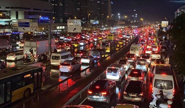 İstanbul'da trafik yoğunluğu yüzde 89'a çıktı