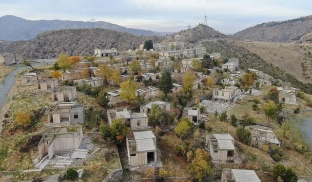 Helikopter pisti, gazinosu bile var! Diyarbakır’da bir garip hayalet köy