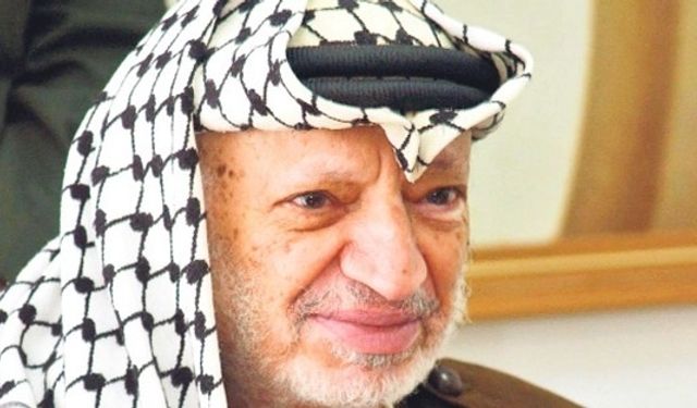 İsrail güçleri Batı Şeria’da Yaser Arafat'a ait anıtları yıktı