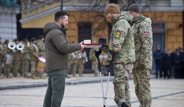 SON DAKİKA | Zelenskiy, bir komutanını daha görevden aldı