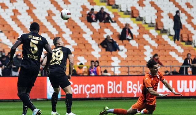 ÖZET l Adanaspor: 0 - Ahlatcı Çorum FK: 3