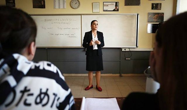 MEB, öğretmenlerin aile birliği mazeretine bağlı yer değiştirme duyurusu yayımlandı