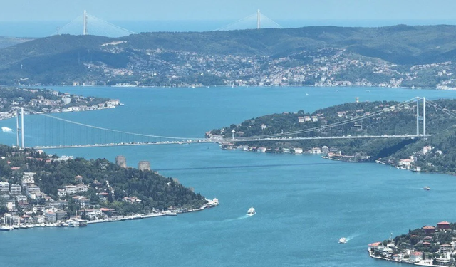 İstanbul Boğazı'nda alarm! Gemi trafiği çift yönlü askıya alındı