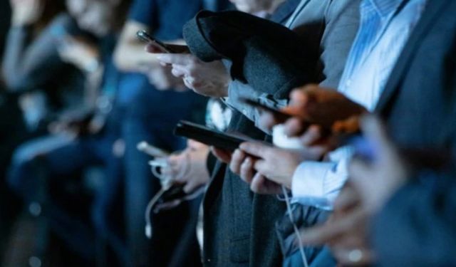 Cep telefonu ağrı riskini %82, bilgisayar ise %23 artırıyor!