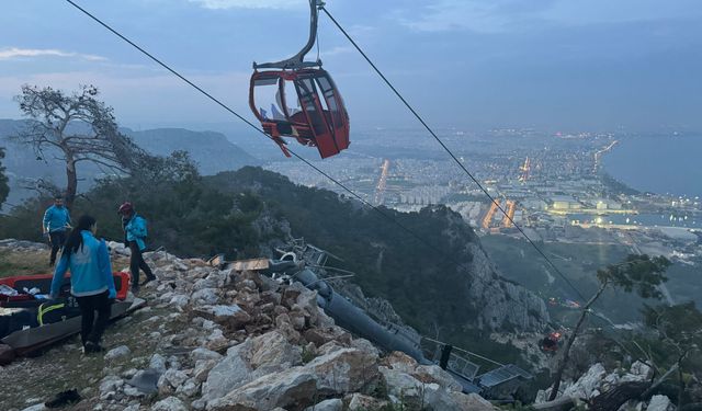 Son dakika! Antalya'da teleferik kabini düştü: 1 ölü, 7 yaralı