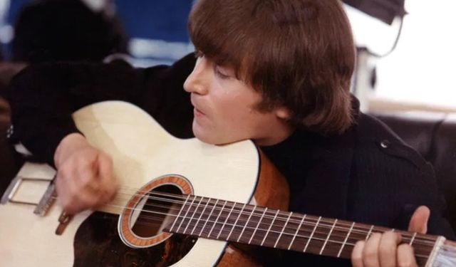 50 yıldır kayıptı: John Lennon'ın gitarı açık artırmada satışa çıkıyor