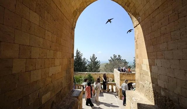 Medeniyetler şehri Mardin bayram tatilinde ziyaretçilerle doldu