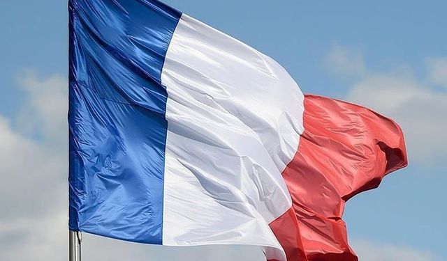 SON DAKİKA | Fransa Başbakan'ı istifa etti