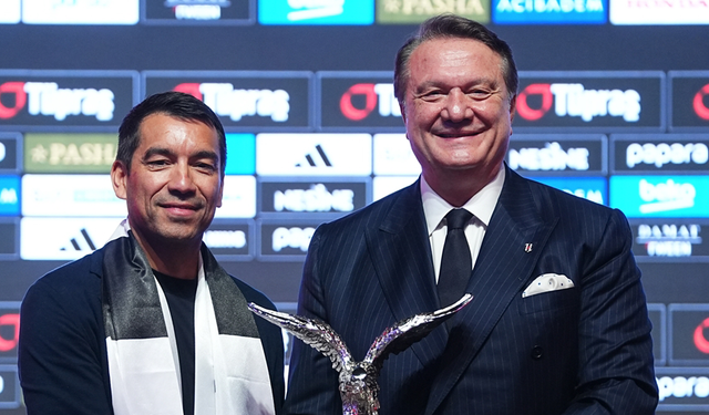 Beşiktaş, Giovanni van Bronckhorst ile sözleşme imzaladı