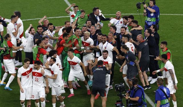 Hakan ve Cenk golleri attı, A Milli Futbol Takımı'na paracıklar yağdı