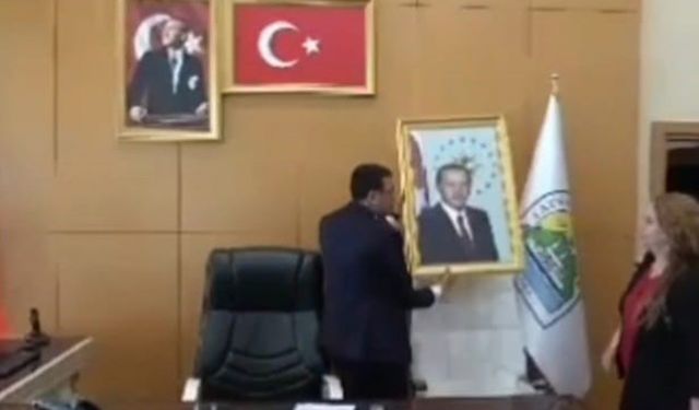 Cumhurbaşkanı Erdoğan'ın fotoğrafını indirdiler, bir de kayda aldılar