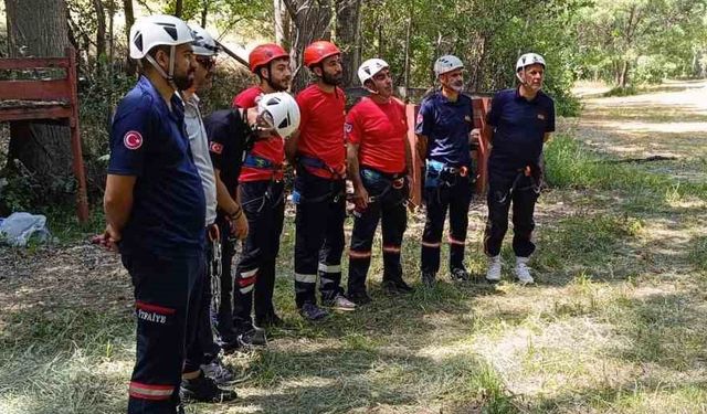 Bingöl’de itfaiye ekiplerine dağcılık eğitimi verilmeye başlandı