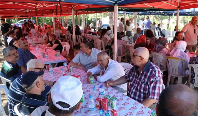 Yıllar önce yetiştirme yurdundan çıkanlar 15’inci Pilav Günü ile bir araya geldi