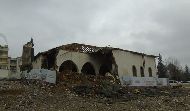 Depremlerde zarar gören 159 yıllık cami yeniden ayağa kaldırılıyor