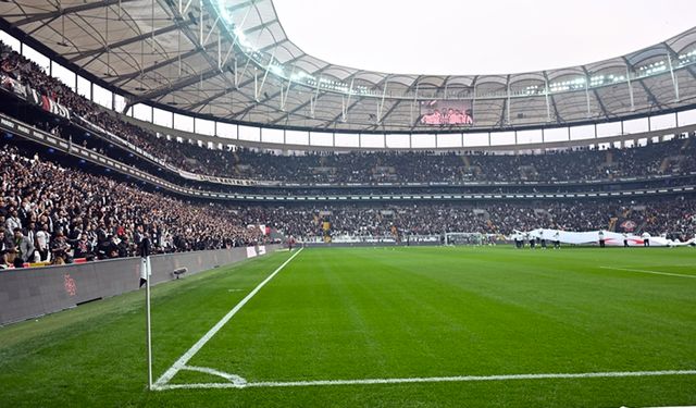 Beşiktaş'ta Tüpraş Stadı'nın zemin yenileme çalışmaları başladı