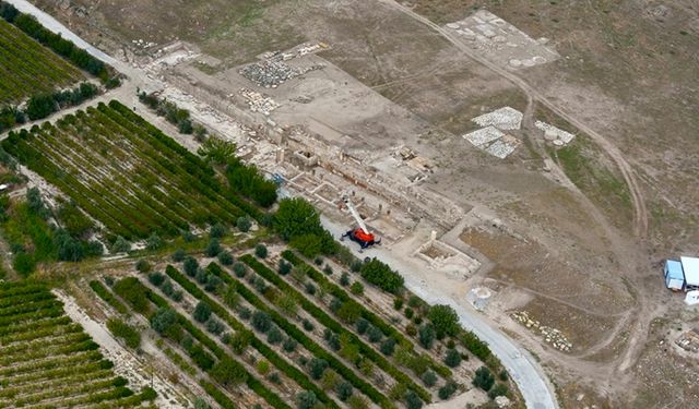 Erozyonla gelen toprak Tripolis Antik Kenti'ni "yorgan" gibi korumuş