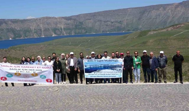 Avrupa’nın en büyük kraterinde Obezite Günü yürüyüşü