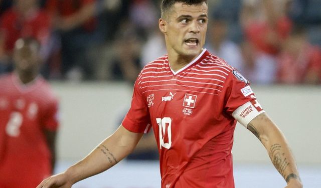 Granit Xhaka Arsenal'e salladı