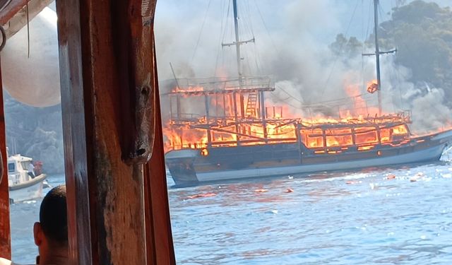 Muğla'da can pazarı! 37 kişi, denizin ortasında alevler içinde kaldı