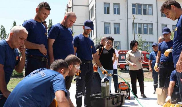 AFAD’tan , itfaiye personeline arama kurtarma eğitimi verdi