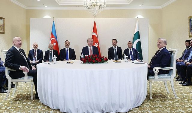 Cumhurbaşkanı Erdoğan, Aliyev ve Pakistan Başbakanı Şerif ile üçlü toplantı