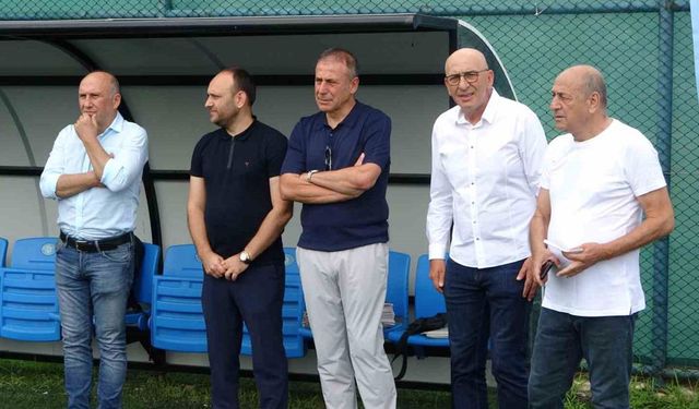 Abdullah Avcı geleceğin futbol yıldızları ile bir araya geldi