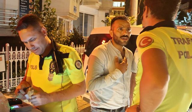 Polise dakikalarca yalvardı: Ehliyetsiz ve alkollü araç kullanırken yakalandı