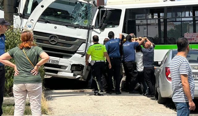 Tır'ın içinde kalp krizi geçiren sürücü dehşet saçtı