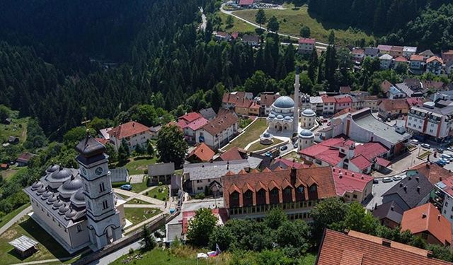 Bosna Hersek'te savaşta yıkılan tarihi Sinan Bey Camisi 12 Temmuz'da ibadete açılacak