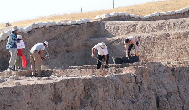 Oylum Höyük kazıları 35 kişilik ekiple yeniden başladı