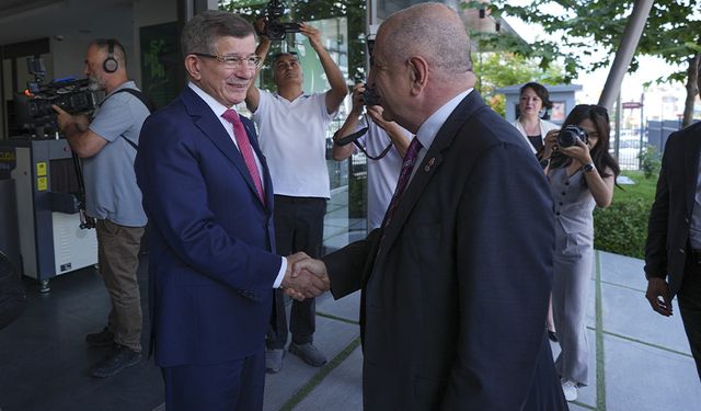 Ümit Özdağ'dan Ahmet Davutoğlu'na ziyaret