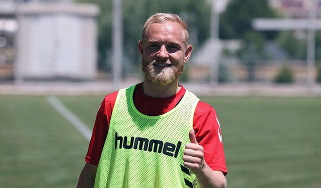 Alex Pritchard, kadroda vazgeçilmez olmak istiyor