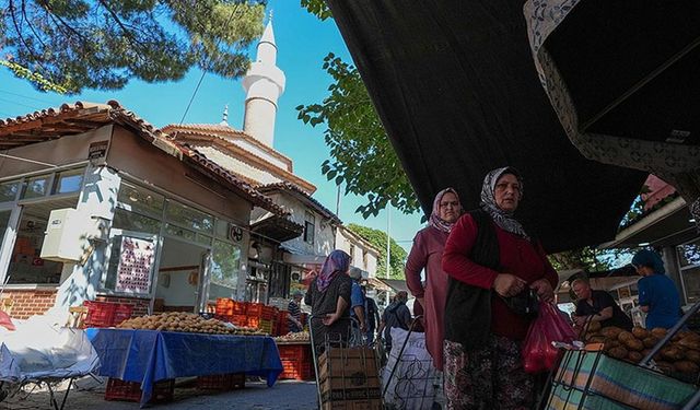 Tire'nin tarihi ilçe pazarı turistik çekim merkezi oldu