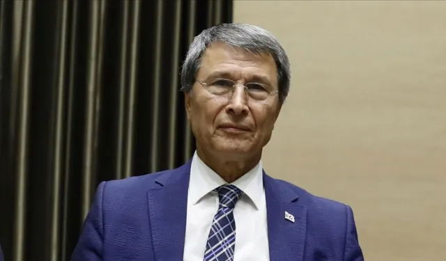 Yusuf Halaçoğlu Kutlu Parti'nin Genel Başkanlığına seçildi