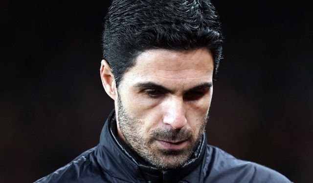 Mikel Arteta oyuncularını hırsızlara soydurdu!