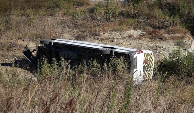 Kuzey Marmara Otoyolu'nda feci kaza: İşçi servisi şarampole uçtu