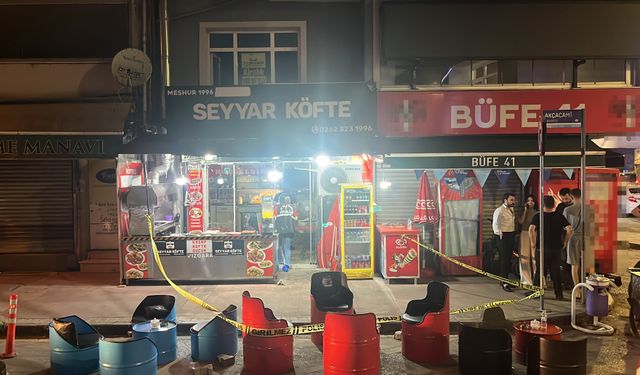 İzmit'te dehşet: Motosikletle geldiler, esnafı vurdular