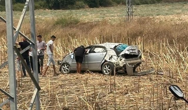 Osmaniye'de araç tarlaya uçtu: Yaralılar var