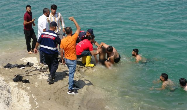 Piknikleri zehir oldu! Serinlemek istediler canlarından oldular!