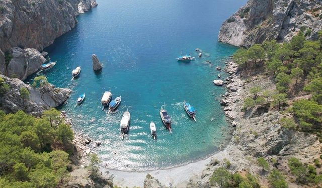 Olimpos ve Adrasan'ın koyları doğa tutkunlarını ağırlıyor