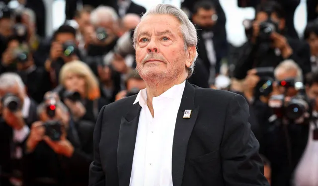 Dünyaca ünlü oyuncu Alain Delon hayatını kaybetti: Ötenazi istiyordu!